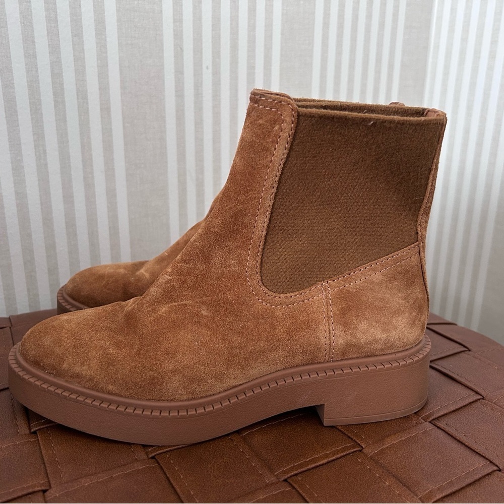 Vince Kegan Chestnut Brown Suede Water Repellent Chelsea Boots Women’s Size 6 - Picture 2 of 11